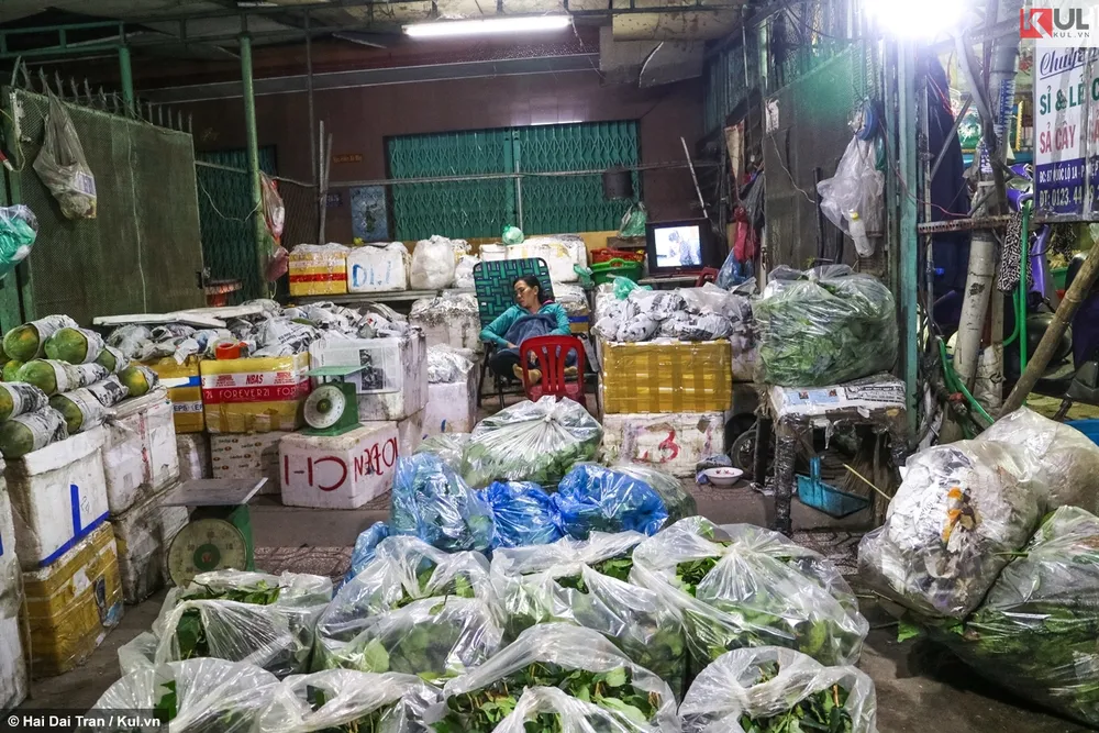 Những giấc ngủ chập chờn rất ngắn là phút giây thư giãn hiếm hoi của người dân nơi đây. Những giấc ngủ chập chờn rất ngắn là phút giây thư giãn hiếm hoi của người dân nơi đây.