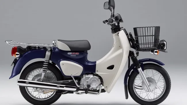 Honda Super Cub 2018 trình làng với đèn pha LED, giá từ 46,5 triệu Đồng Honda Super Cub 2018 trình làng với đèn pha LED, giá từ 46,5 triệu Đồng
