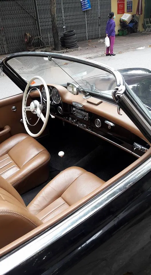 Hàng hiếm Mercedes-Benz 190SL của đại gia Ninh Bình tái xuất trên phố - Ảnh 5. Hàng hiếm Mercedes-Benz 190SL của đại gia Ninh Bình tái xuất trên phố - Ảnh 5.