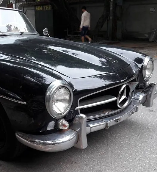 Hàng hiếm Mercedes-Benz 190SL của đại gia Ninh Bình tái xuất trên phố - Ảnh 7. Hàng hiếm Mercedes-Benz 190SL của đại gia Ninh Bình tái xuất trên phố - Ảnh 7.