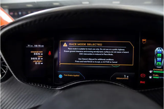 Siêu xe McLaren P1 lăn bánh ít nhất thế giới có giá 2,4 triệu USD - Ảnh 2. Siêu xe McLaren P1 lăn bánh ít nhất thế giới có giá 2,4 triệu USD - Ảnh 2.