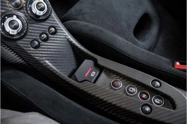 Siêu xe McLaren P1 lăn bánh ít nhất thế giới có giá 2,4 triệu USD - Ảnh 10. Siêu xe McLaren P1 lăn bánh ít nhất thế giới có giá 2,4 triệu USD - Ảnh 10.