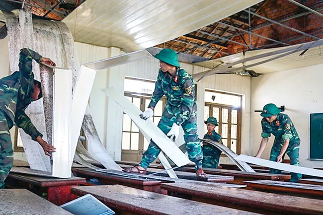 Khánh Hòa, Phú Yên - dồn sức khắc phục hậu quả bão ảnh 6 Khánh Hòa, Phú Yên - dồn sức khắc phục hậu quả bão ảnh 6