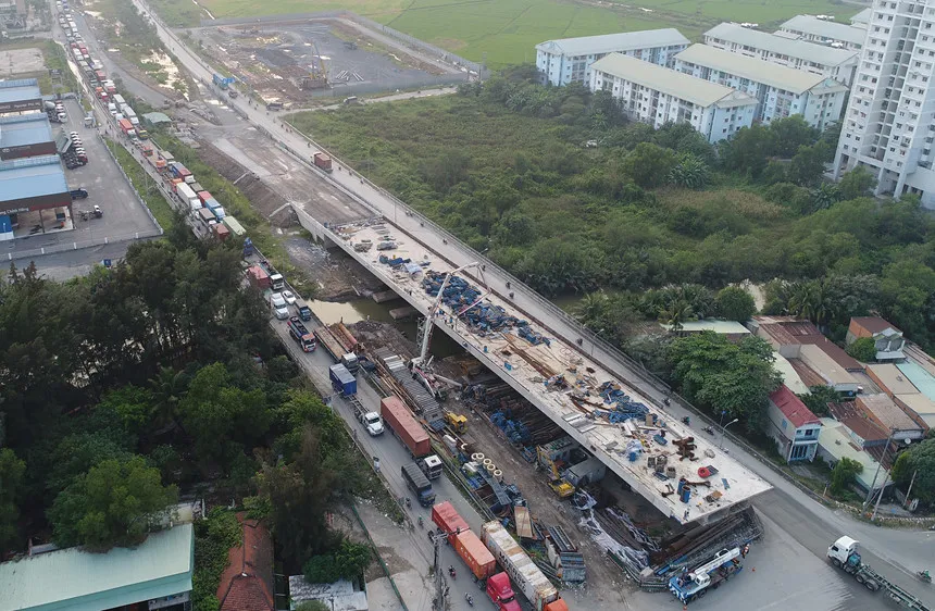 Am anh doan duong 8 km di mat 6 tieng o Sai Gon hinh anh 13