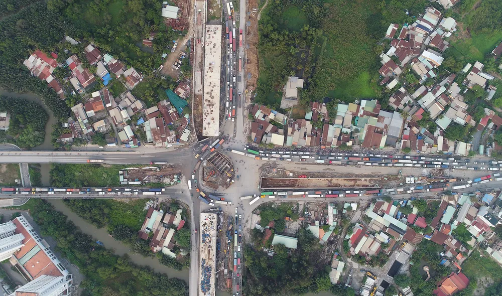 Am anh doan duong 8 km di mat 6 tieng o Sai Gon hinh anh 16