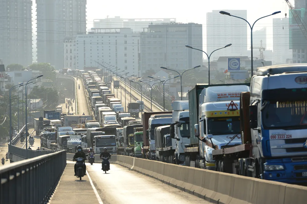 Am anh doan duong 8 km di mat 6 tieng o Sai Gon hinh anh 1