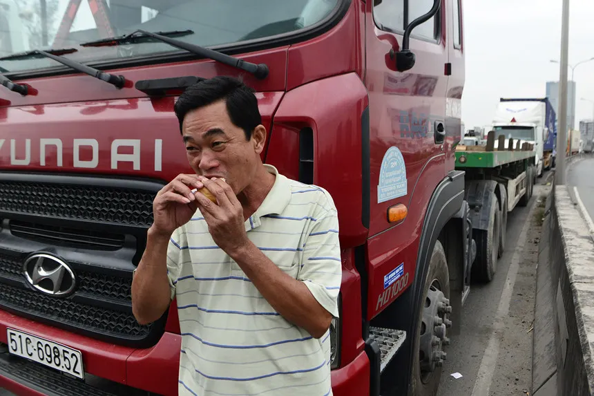 Am anh doan duong 8 km di mat 6 tieng o Sai Gon hinh anh 47