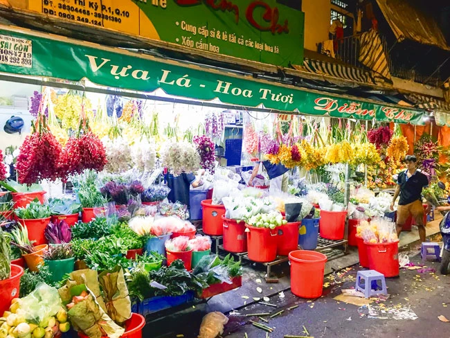 Chợ hoa Hồ Thị Kỷ sôi động mùa Tết ảnh 6 Chợ hoa Hồ Thị Kỷ sôi động mùa Tết ảnh 6