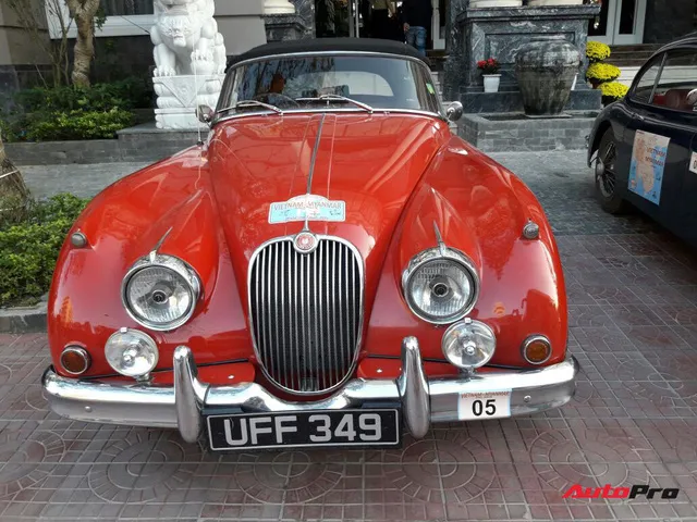 Loạt xe cổ đổ bộ từ Anh sang Việt Nam để chạy hành trình xuyên Đông Nam Á - Ảnh 5. Loạt xe cổ đổ bộ từ Anh sang Việt Nam để chạy hành trình xuyên Đông Nam Á - Ảnh 5.