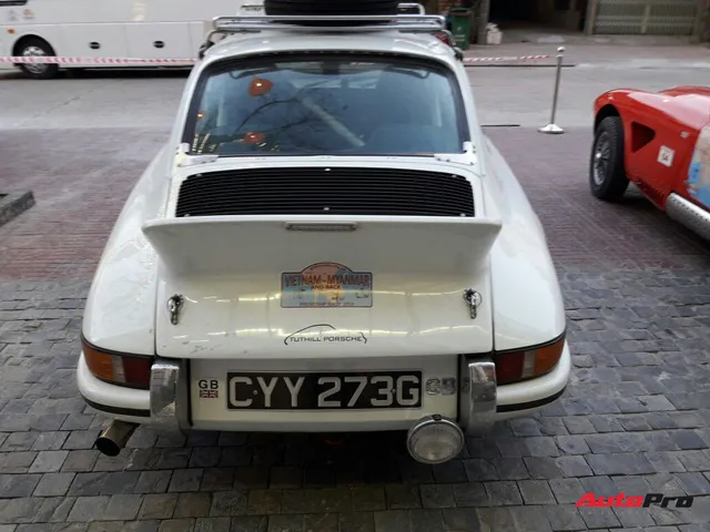 Loạt xe cổ đổ bộ từ Anh sang Việt Nam để chạy hành trình xuyên Đông Nam Á - Ảnh 10. Loạt xe cổ đổ bộ từ Anh sang Việt Nam để chạy hành trình xuyên Đông Nam Á - Ảnh 10.