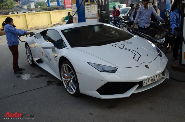 Đổ xăng cho siêu xe tham dự Car & Passion hết bao nhiêu tiền? - Ảnh 3. Đổ xăng cho siêu xe tham dự Car & Passion hết bao nhiêu tiền? - Ảnh 3.
