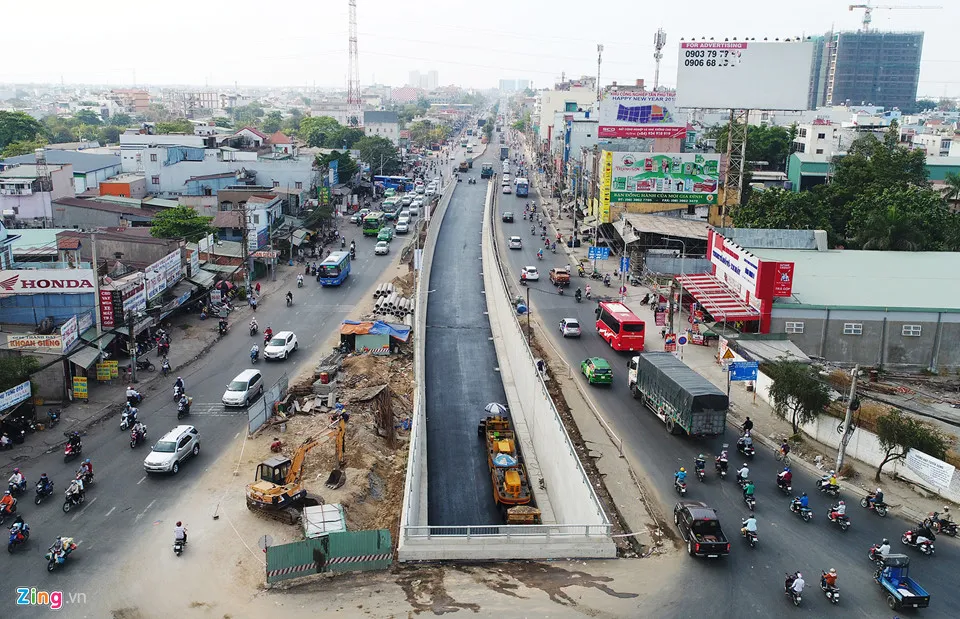 Ham chui nut giao thong 3 tang o Sai Gon truoc ngay thong xe hinh anh 4