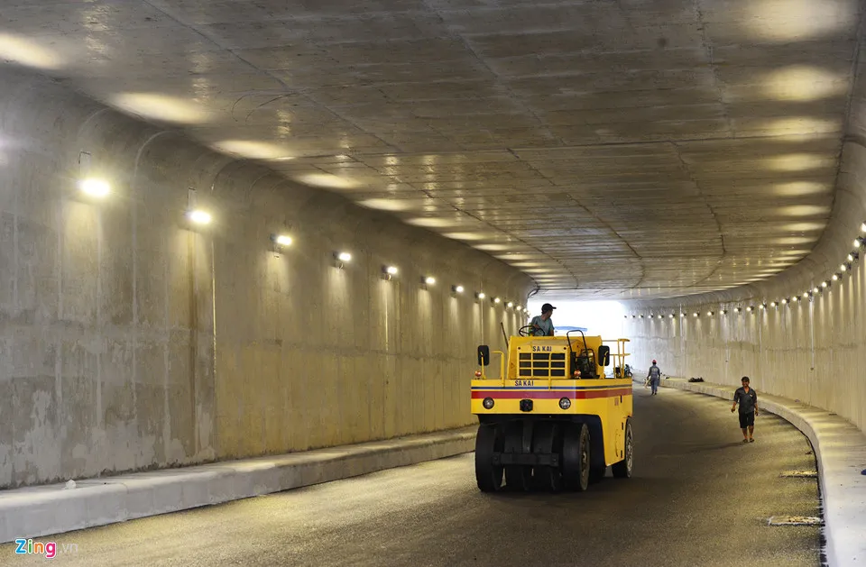 Ham chui nut giao thong 3 tang o Sai Gon truoc ngay thong xe hinh anh 5