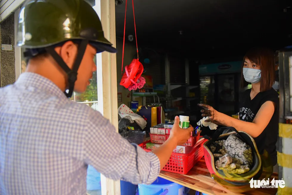 Dân cư Carina gấp rút chuyển đồ ra khỏi chung cư vì lo mất trộm - Ảnh 7. Dân cư Carina gấp rút chuyển đồ ra khỏi chung cư vì lo mất trộm - Ảnh 7.
