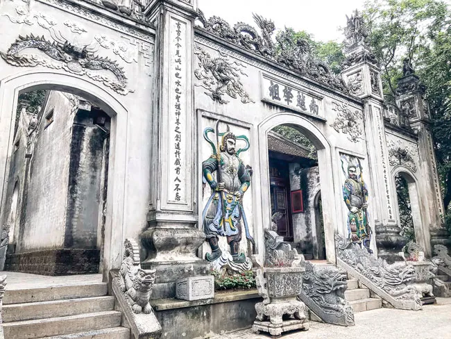 Cổ kính, tôn nghiêm và linh thiêng ảnh 10 Cổ kính, tôn nghiêm và linh thiêng ảnh 10