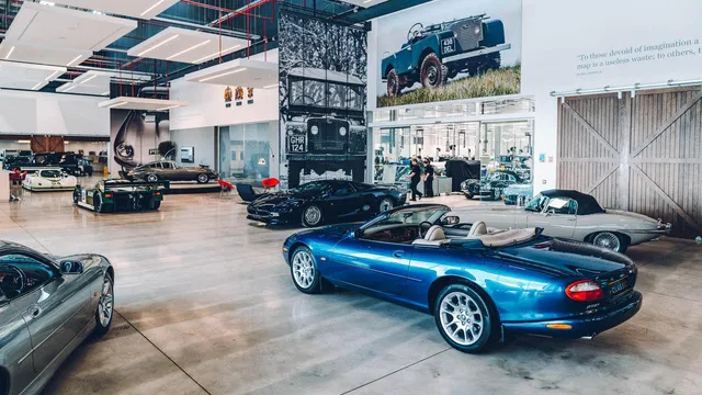 Đây là kho tàng xe cổ bí mật của Jaguar Land Rover - Ảnh 13.
