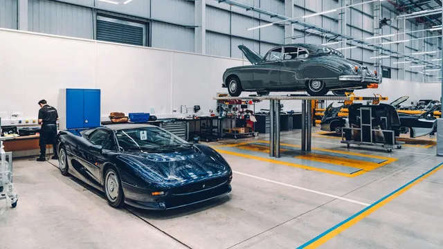 Đây là kho tàng xe cổ bí mật của Jaguar Land Rover - Ảnh 16.