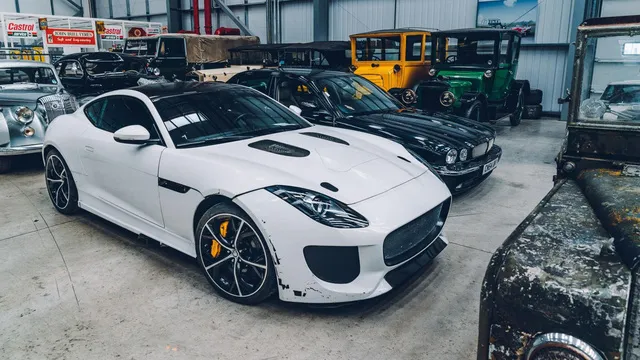 Đây là kho tàng xe cổ bí mật của Jaguar Land Rover - Ảnh 22.