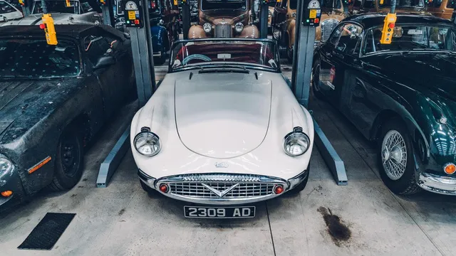 Đây là kho tàng xe cổ bí mật của Jaguar Land Rover - Ảnh 32.