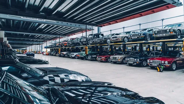 Đây là kho tàng xe cổ bí mật của Jaguar Land Rover - Ảnh 33.