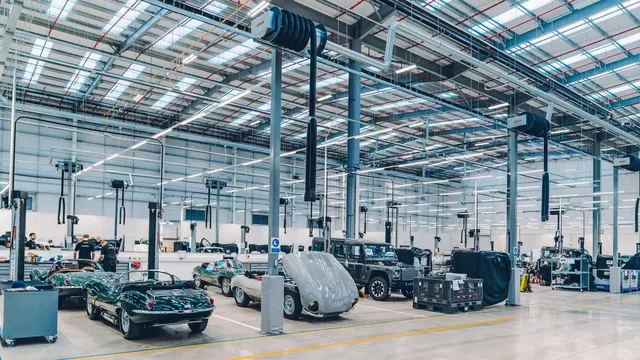 Đây là kho tàng xe cổ bí mật của Jaguar Land Rover - Ảnh 34.