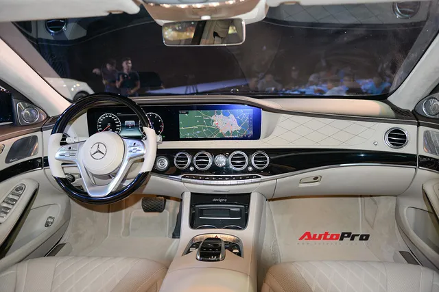 Mercedes-Benz Việt Nam chính thức ra mắt bộ ba S 450 mới với giá từ gần 4,2 tỷ đồng - Ảnh 4. Mercedes-Benz Việt Nam chính thức ra mắt bộ ba S 450 mới với giá từ gần 4,2 tỷ đồng - Ảnh 4.