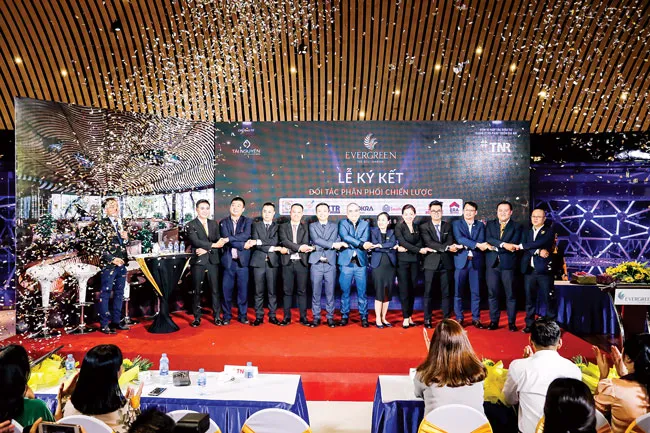 TNR Holdings Việt Nam - 7 nhà phân phối - Hợp tác chiến lược siêu dự án EverGreen ảnh 2 TNR Holdings Việt Nam - 7 nhà phân phối - Hợp tác chiến lược siêu dự án EverGreen ảnh 2