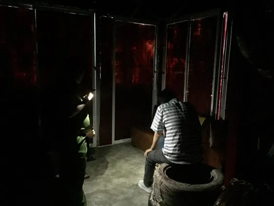 Phá “động” mại dâm đồng tính giữa trung tâm quận 3 ảnh 5 Phá "động" mại dâm đồng tính tại quận 3 ảnh 4