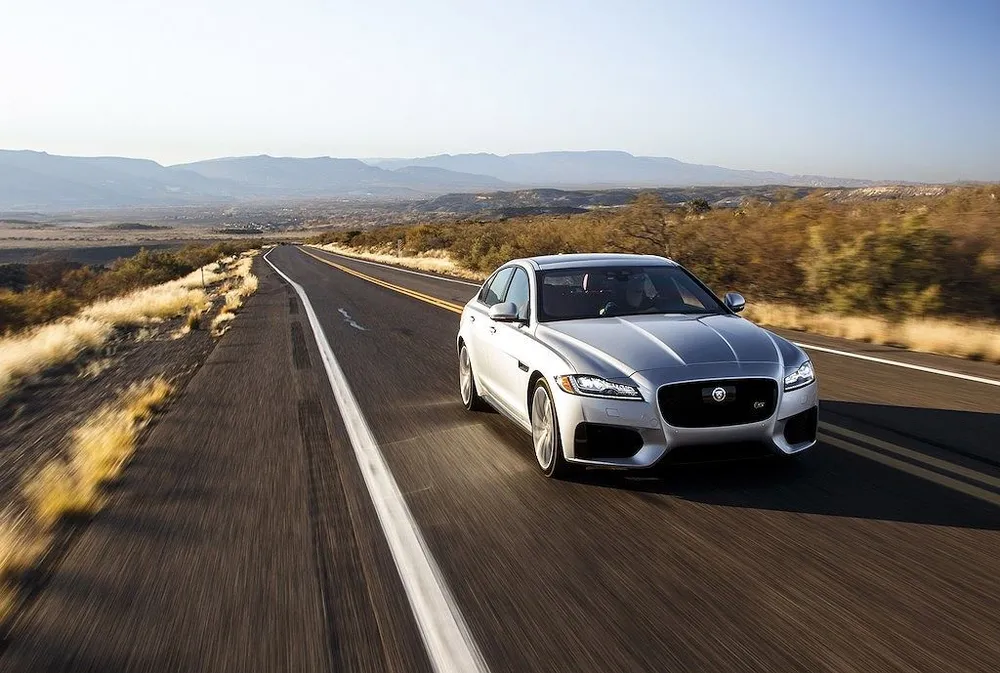 Xế sang Jaguar XF 2019 thêm tiện nghi và phiên bản mới ảnh 5 Xế sang Jaguar XF 2019 thêm tiện nghi và phiên bản mới ảnh 5