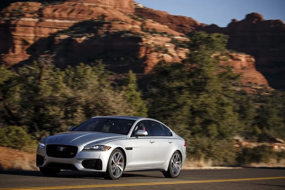 Xế sang Jaguar XF 2019 thêm tiện nghi và phiên bản mới ảnh 6 Xế sang Jaguar XF 2019 thêm tiện nghi và phiên bản mới ảnh 6