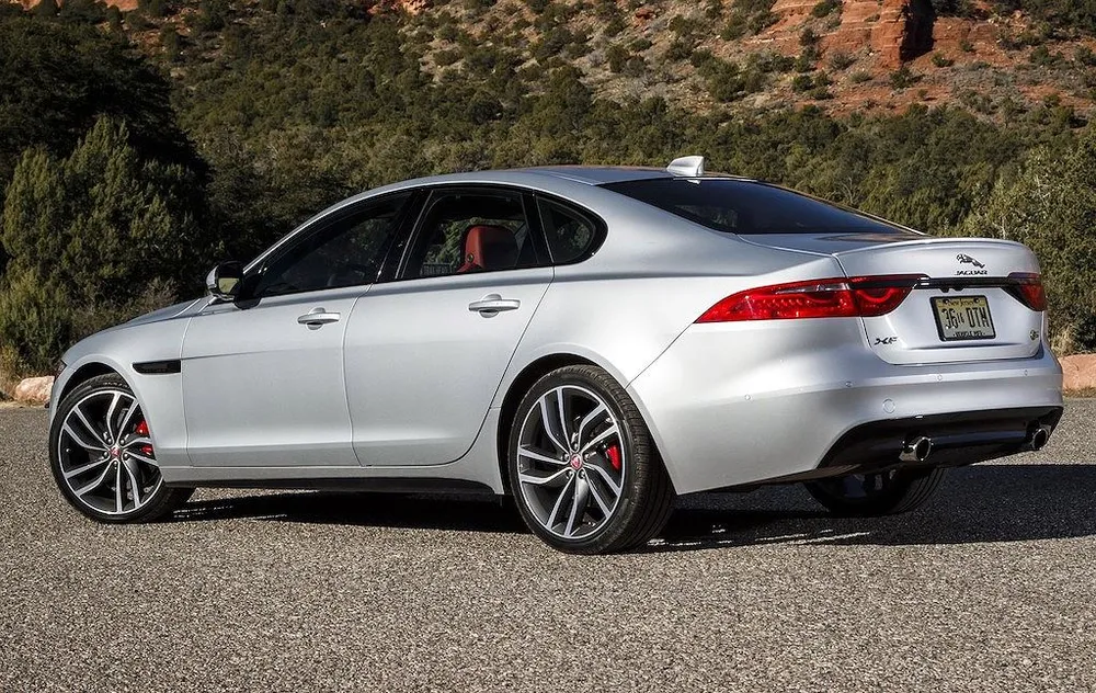 Xế sang Jaguar XF 2019 thêm tiện nghi và phiên bản mới ảnh 9 Xế sang Jaguar XF 2019 thêm tiện nghi và phiên bản mới ảnh 9