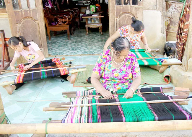 Giữ hồn thổ cẩm Tây Nguyên ảnh 1 Giữ hồn thổ cẩm Tây Nguyên ảnh 1