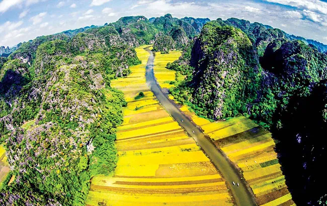 Tràng An vẻ đẹp mênh mang của đất trời ảnh 4 Tràng An vẻ đẹp mênh mang của đất trời ảnh 4