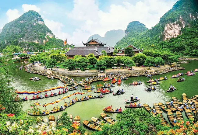Tràng An vẻ đẹp mênh mang của đất trời ảnh 1 Tràng An vẻ đẹp mênh mang của đất trời ảnh 1