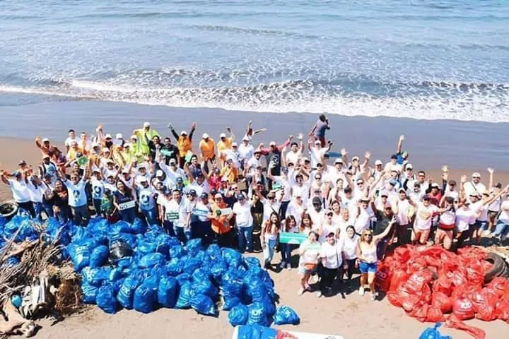 Hàng loạt những chương trình, dự án bảo vệ môi trường đã thu hút sự đồng thuận tham gia hưởng ứng của đông đảo người dân. 