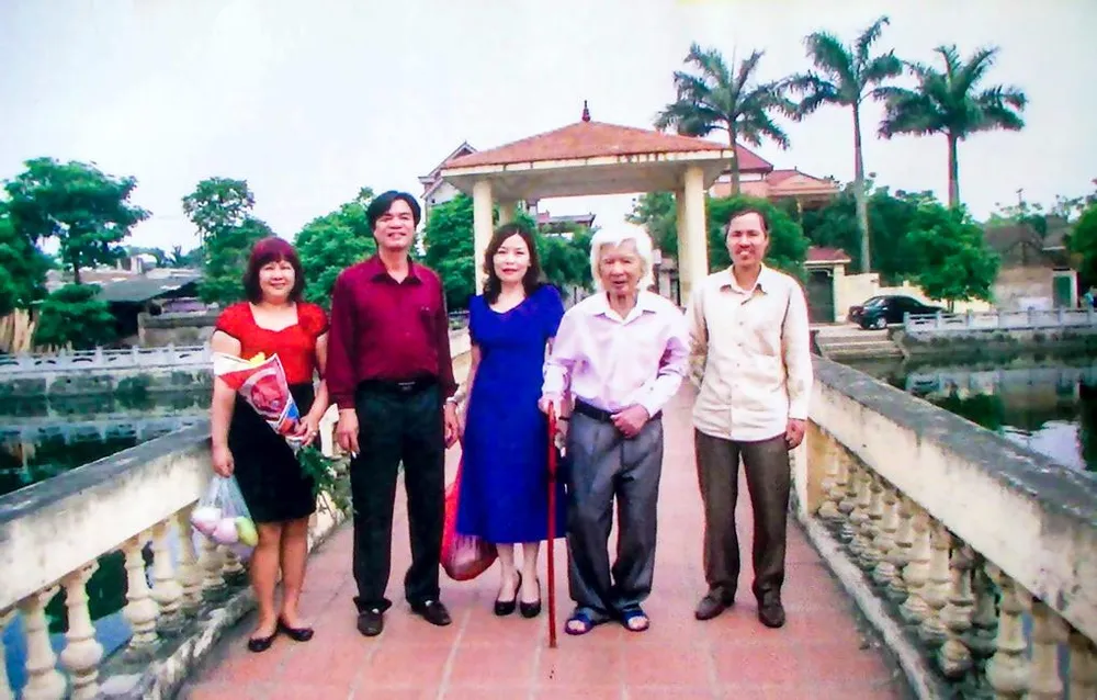 Tản Đà - kẻ sĩ tài danh với sông Đà núi Tản ảnh 1 Tản Đà - kẻ sĩ tài danh với sông Đà núi Tản ảnh 1