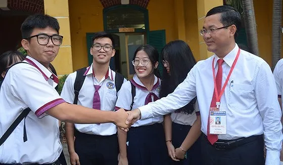 TPHCM: Thí sinh hồi hộp bước vào thi môn Ngữ văn ảnh 1