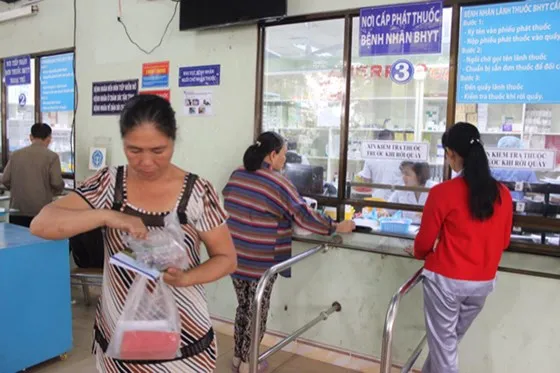 Siết chi khám chữa bệnh bảo hiểm y tế: Bệnh viện gặp khó ảnh 2 Siết chi khám chữa bệnh bảo hiểm y tế: Bệnh viện gặp khó ảnh 2