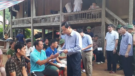 Cả nước có 100.000 hộ dân nằm trong vùng nguy cơ sạt lở ảnh 1