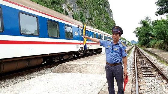 Cổ như ngành hỏa xa ảnh 3