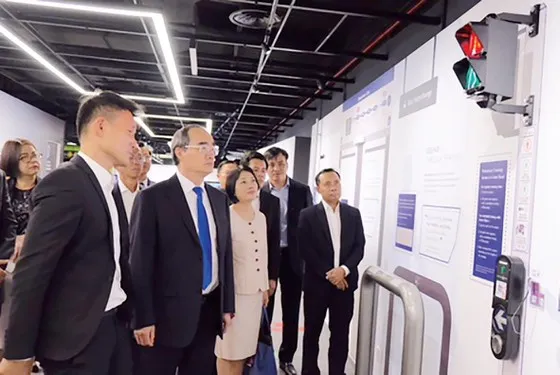 Quyết vượt mọi thách thức ảnh 2 Quyết vượt mọi thách thức ảnh 1