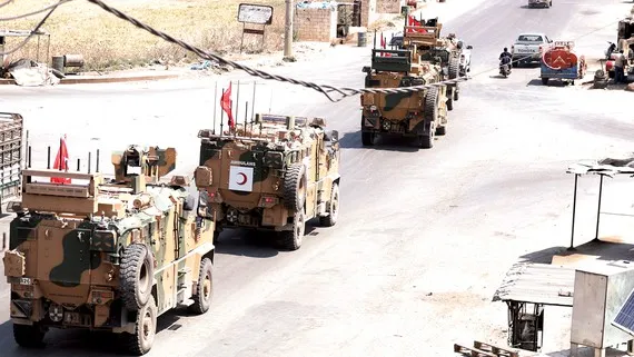 Thổ Nhĩ Kỳ tấn công người Kurd ở Syria Binh sĩ Thổ Nhĩ Kỳ tại thị trấn Saraqib, tỉnh Idlib, Đông Bắc Syria. Ảnh: AFP/TTXVN