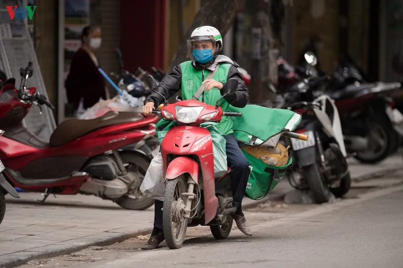 người hà nội đeo khẩu trang phòng chống covid-19, đón "rét nàng bân" hình 13 nguoi ha noi deo khau trang phong chong covid-19, don "ret nang ban" hinh 13