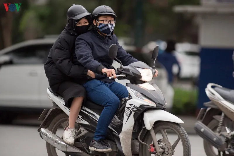 người hà nội đeo khẩu trang phòng chống covid-19, đón "rét nàng bân" hình 8 nguoi ha noi deo khau trang phong chong covid-19, don "ret nang ban" hinh 8