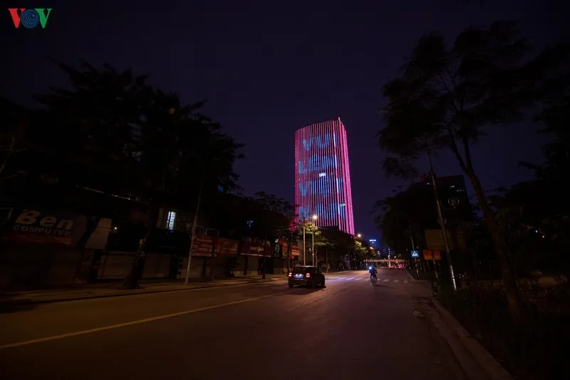 tối hà nội lạ lẫm từ góc nhìn trên cao trong những ngày cách ly xã hội hình 16 toi ha noi la lam tu goc nhin tren cao trong nhung ngay cach ly xa hoi hinh 16