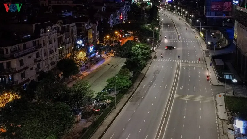 tối hà nội lạ lẫm từ góc nhìn trên cao trong những ngày cách ly xã hội hình 4 toi ha noi la lam tu goc nhin tren cao trong nhung ngay cach ly xa hoi hinh 4