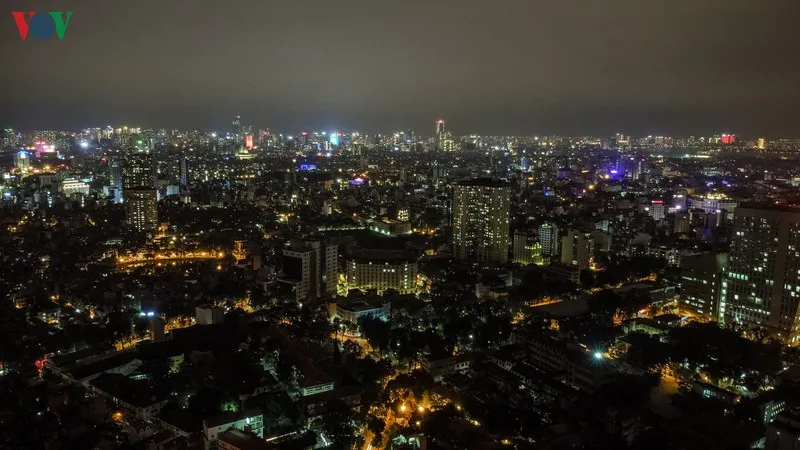 tối hà nội lạ lẫm từ góc nhìn trên cao trong những ngày cách ly xã hội hình 2 toi ha noi la lam tu goc nhin tren cao trong nhung ngay cach ly xa hoi hinh 2