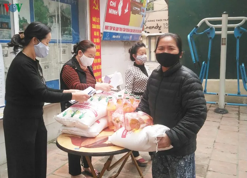 ảnh: thơm thảo những tấm lòng hỗ trợ người nghèo vượt qua đại dịch hình 5 anh: thom thao nhung tam long ho tro nguoi ngheo vuot qua dai dich hinh 5
