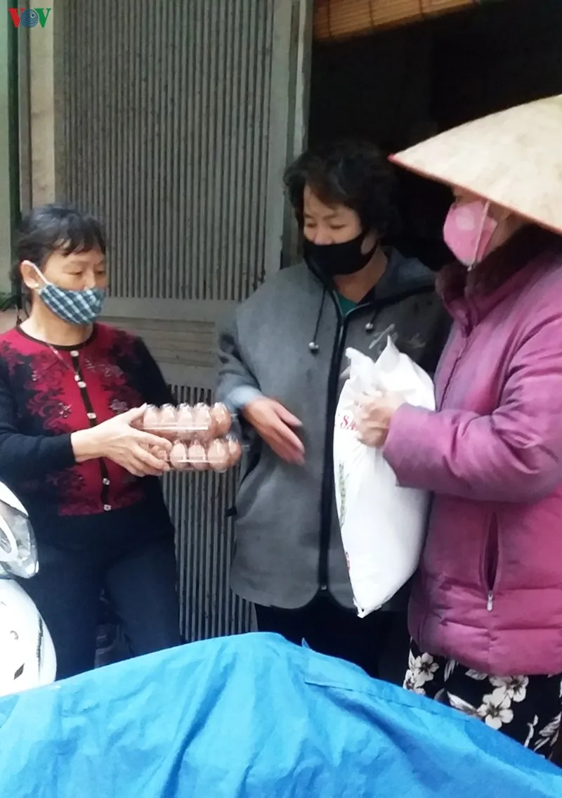 ảnh: thơm thảo những tấm lòng hỗ trợ người nghèo vượt qua đại dịch hình 8 anh: thom thao nhung tam long ho tro nguoi ngheo vuot qua dai dich hinh 8