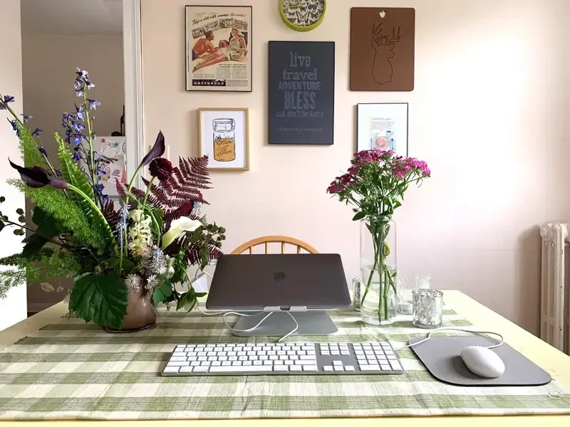 góc làm việc tạo cảm hứng sáng tạo khi phải ở nhà vì covid-19 hình 1 goc lam viec tao cam hung sang tao khi phai o nha vi covid-19 hinh 1